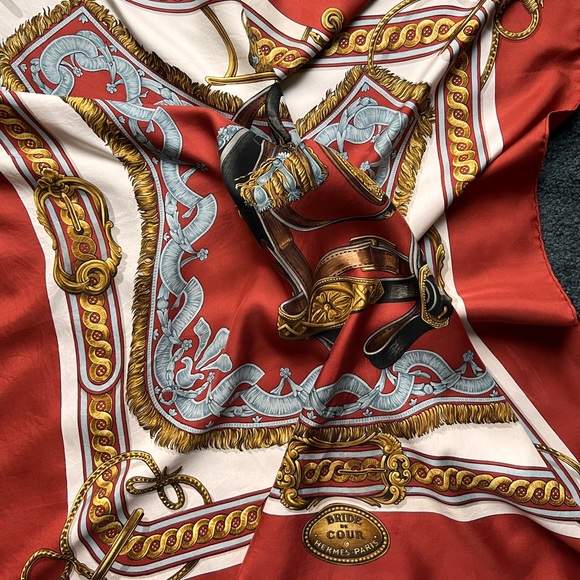 Hermes ‘Bride de Cour’ Scarf. 100% Silk. Made in France. Hand Rolled edges. - Picture 2 of 15
